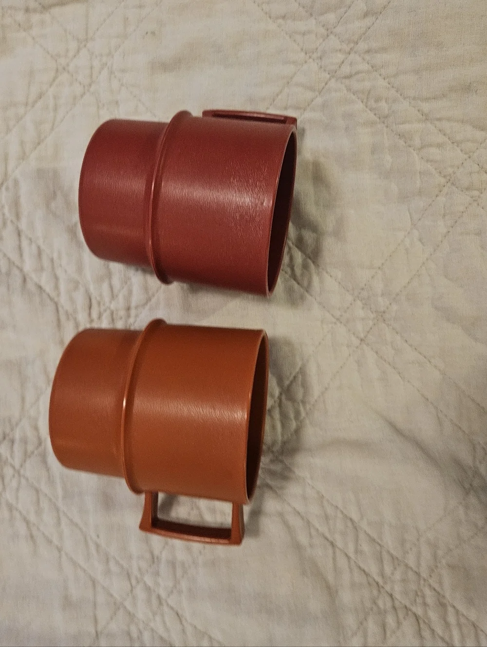 Tupperware Set of Two Stackable Plastic Mugs in Orange and Red
